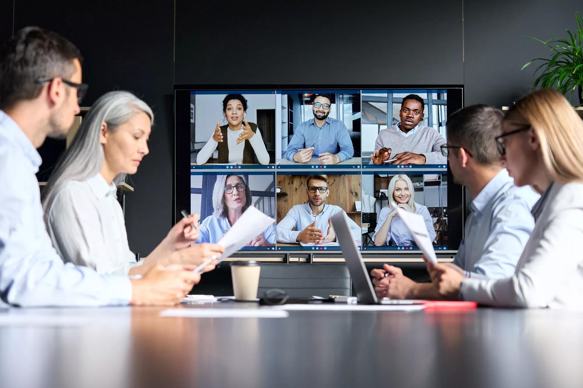 use-psychology-to-manage-change-in-a-hybrid-work-environment-.png